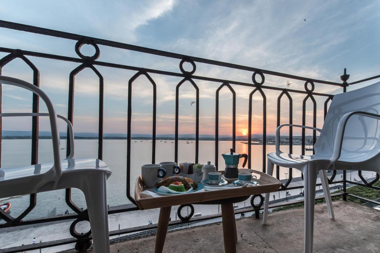 Duomo Seaside Deluxe Apartment By Ortigia Apartments Syracuse Luaran gambar